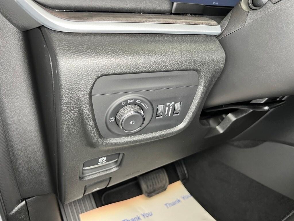 new 2025 Jeep Grand Cherokee L car, priced at $45,558