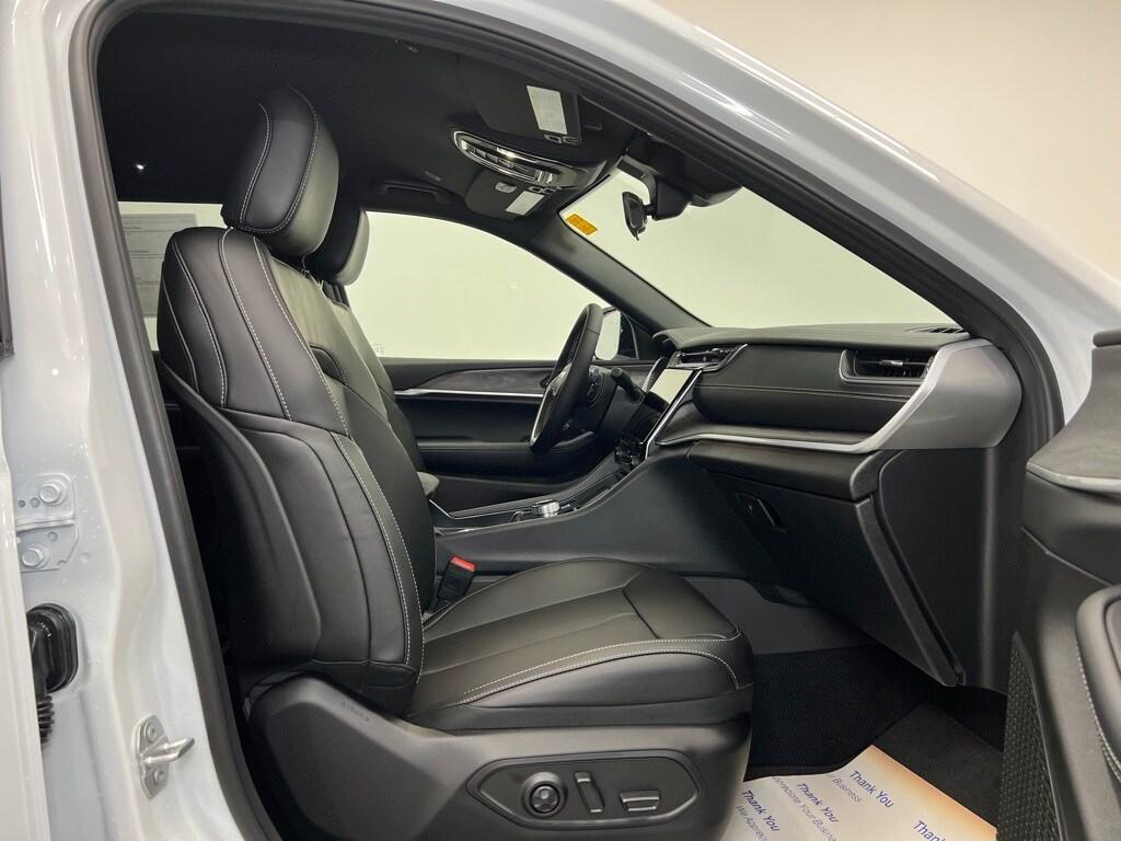 new 2025 Jeep Grand Cherokee L car, priced at $45,558