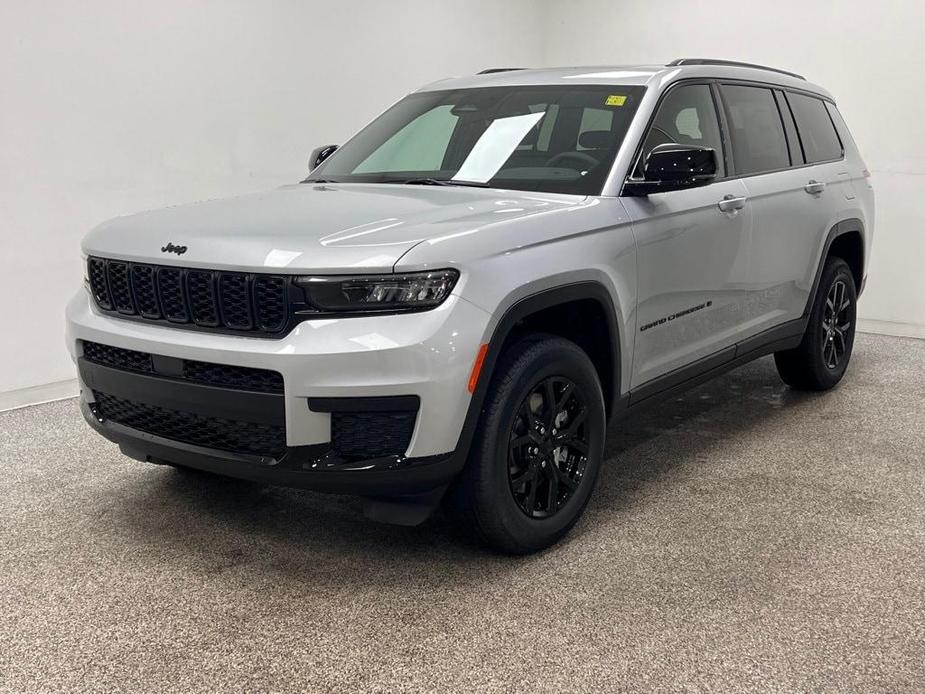 new 2024 Jeep Grand Cherokee L car, priced at $42,763