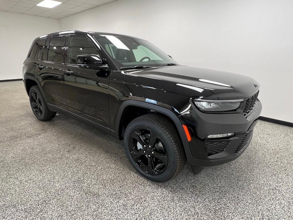new 2025 Jeep Grand Cherokee car, priced at $44,134