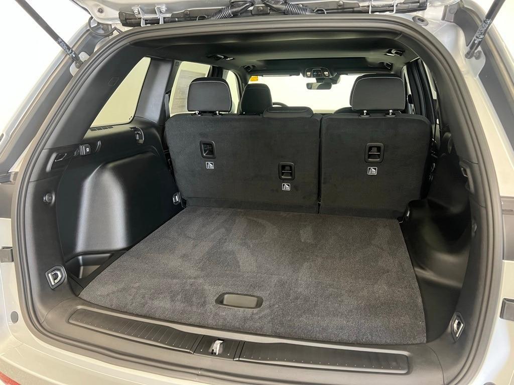 new 2025 Jeep Grand Cherokee car, priced at $36,604