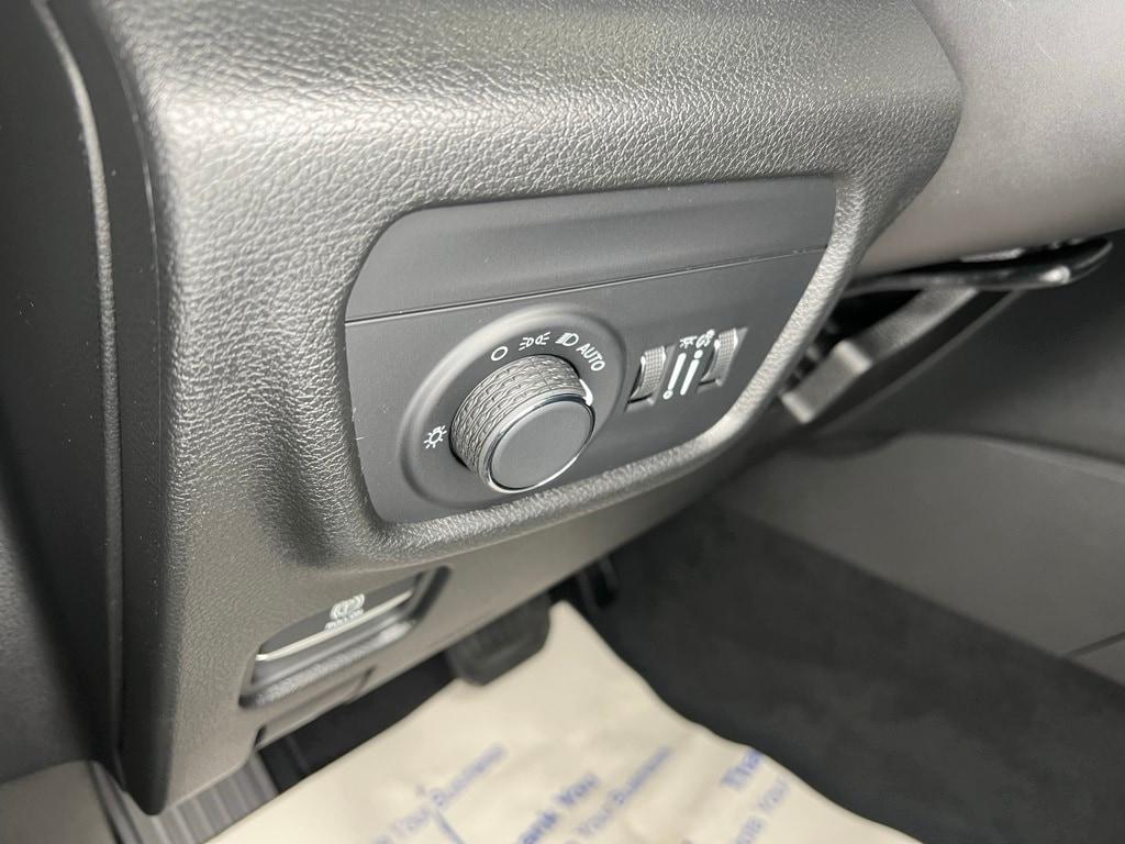new 2025 Jeep Grand Cherokee car, priced at $36,604
