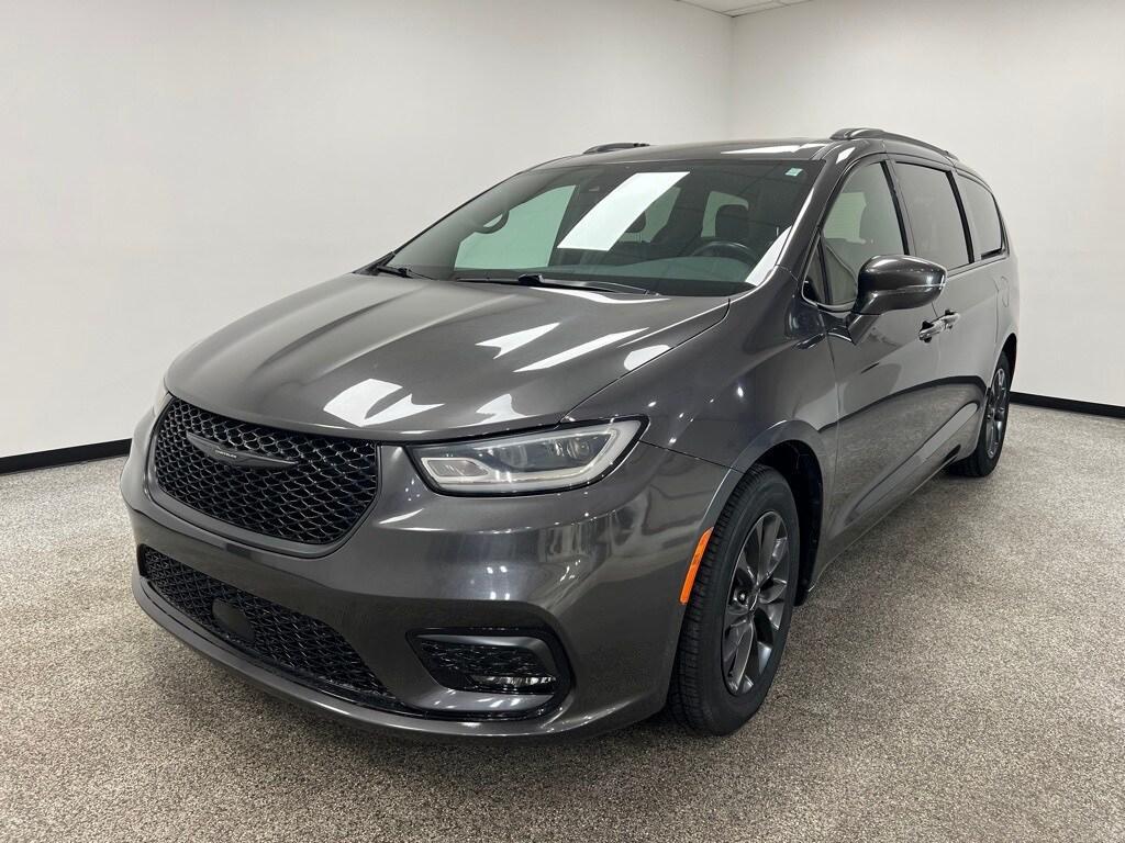 used 2021 Chrysler Pacifica car, priced at $22,600