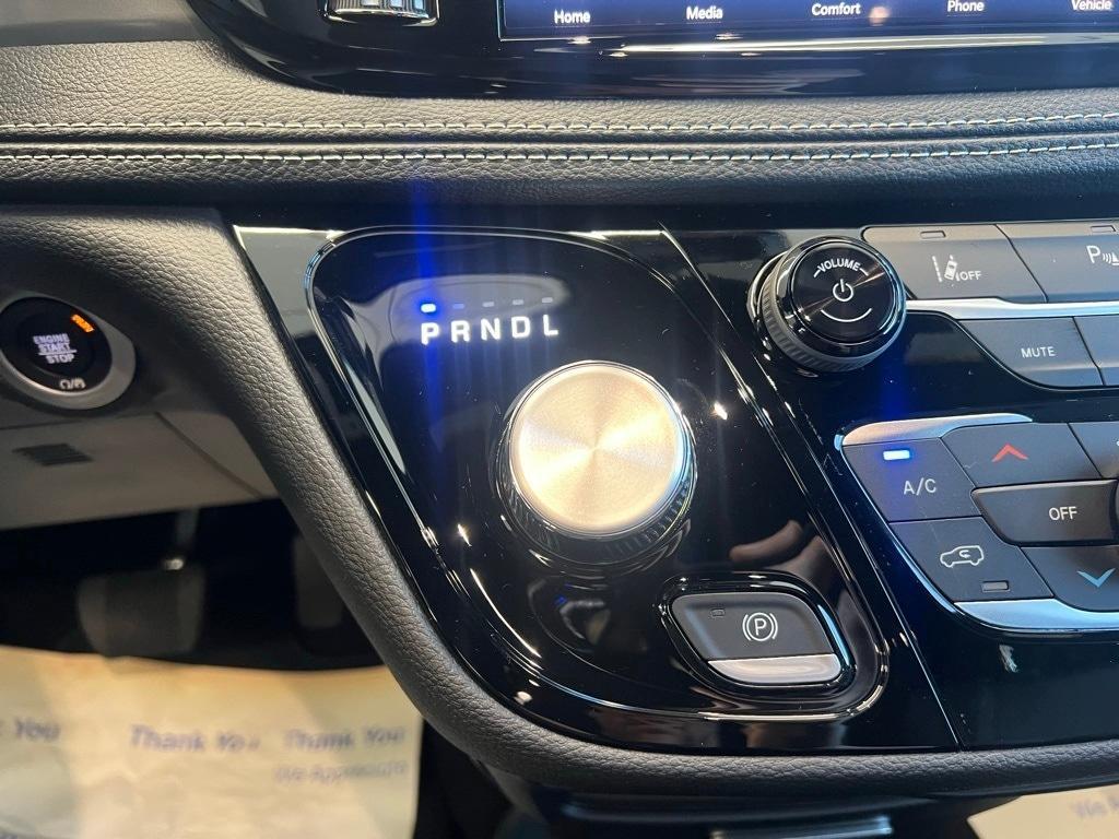 new 2025 Chrysler Pacifica Hybrid car, priced at $37,499