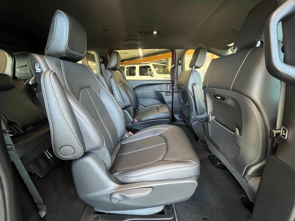 new 2025 Chrysler Pacifica Hybrid car, priced at $37,499