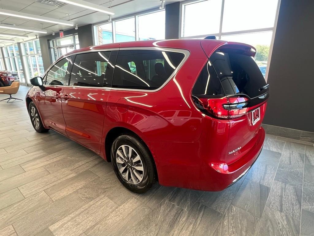 new 2025 Chrysler Pacifica Hybrid car, priced at $37,499