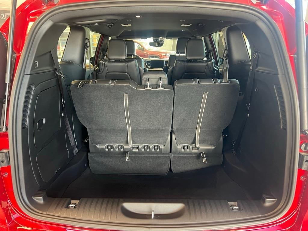 new 2025 Chrysler Pacifica Hybrid car, priced at $37,499