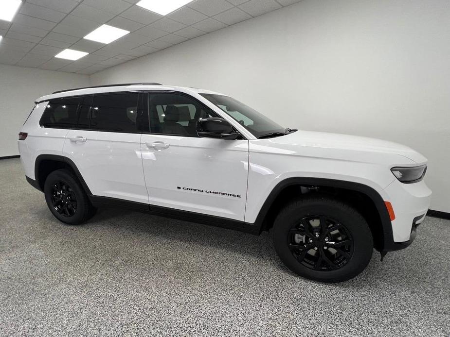 new 2025 Jeep Grand Cherokee L car, priced at $43,247