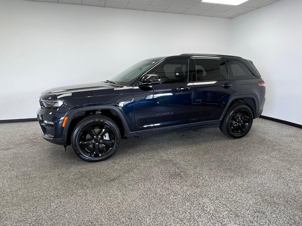 used 2024 Jeep Grand Cherokee car, priced at $37,995