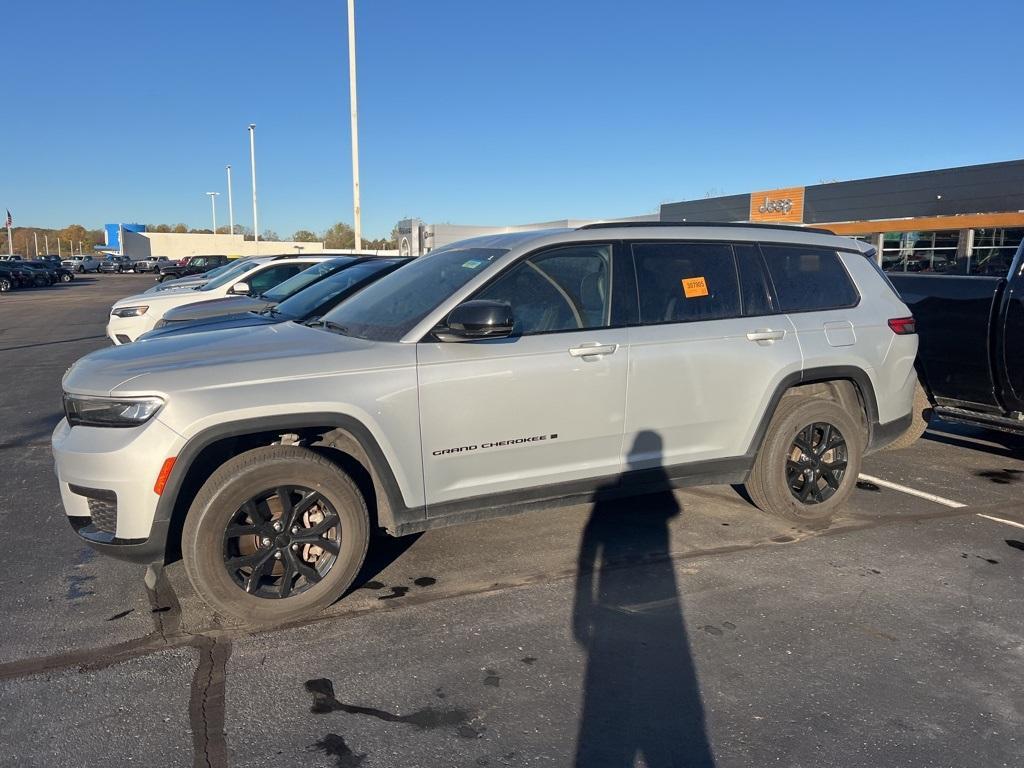 used 2024 Jeep Grand Cherokee L car, priced at $32,900