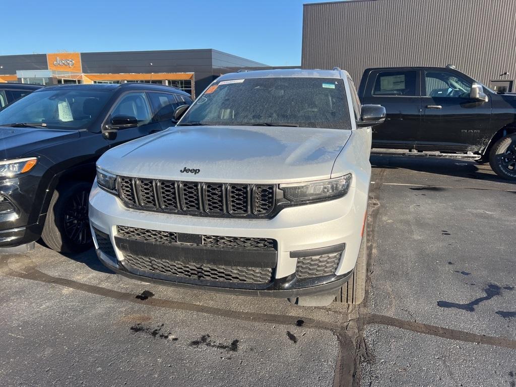 used 2024 Jeep Grand Cherokee L car, priced at $32,900