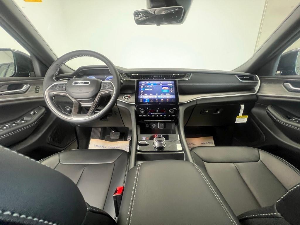 new 2025 Jeep Grand Cherokee L car, priced at $46,094