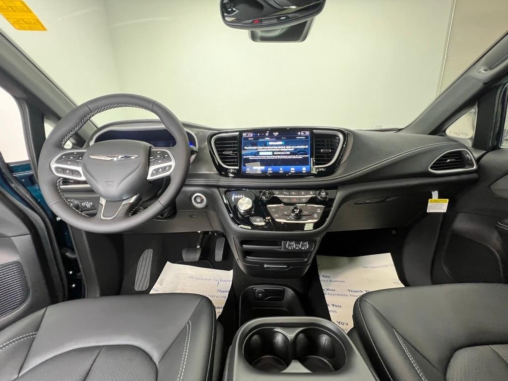 new 2025 Chrysler Pacifica car, priced at $46,495
