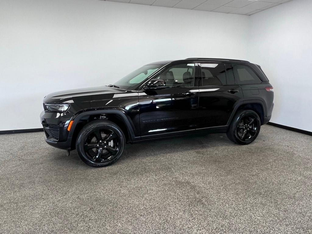 used 2024 Jeep Grand Cherokee car, priced at $36,900
