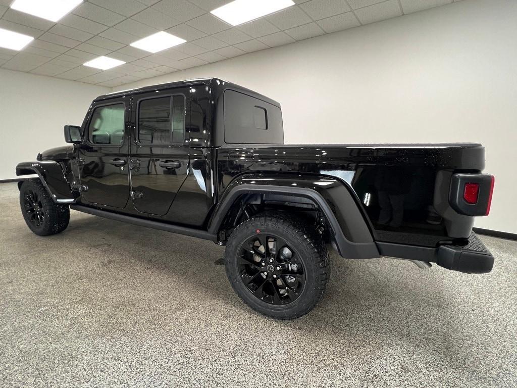 new 2025 Jeep Gladiator car, priced at $42,385