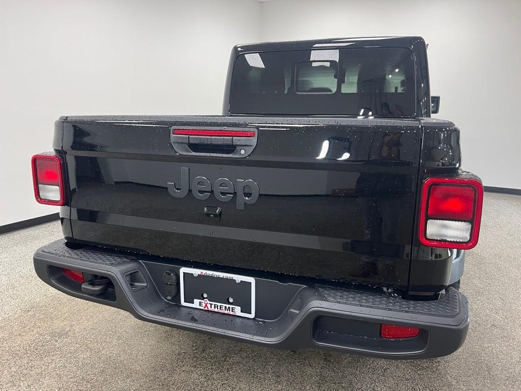 new 2025 Jeep Gladiator car, priced at $42,385