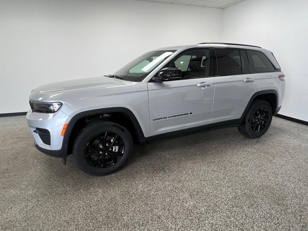 used 2024 Jeep Grand Cherokee car, priced at $38,400