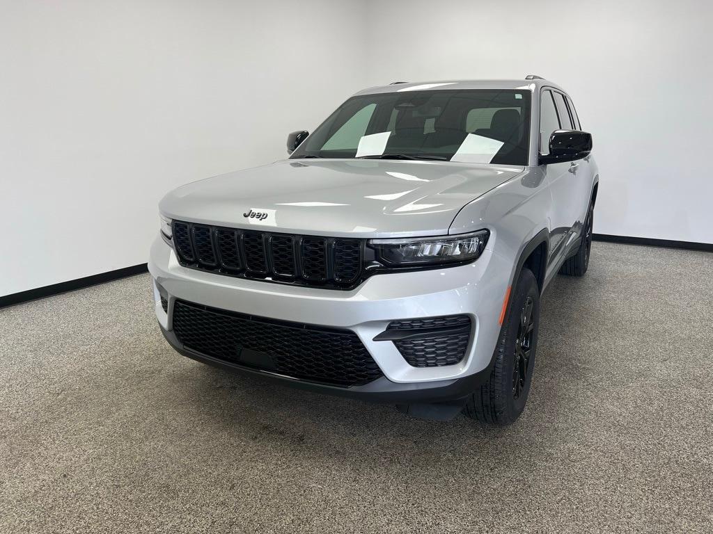 used 2024 Jeep Grand Cherokee car, priced at $38,400