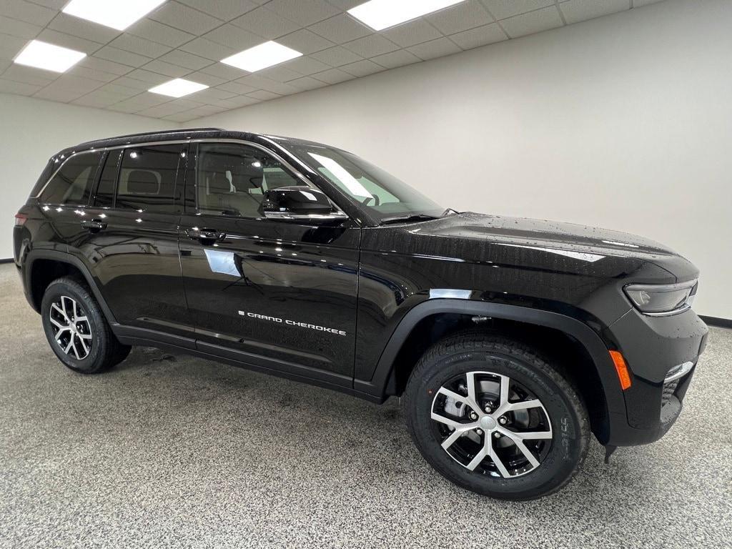 new 2025 Jeep Grand Cherokee car, priced at $43,745