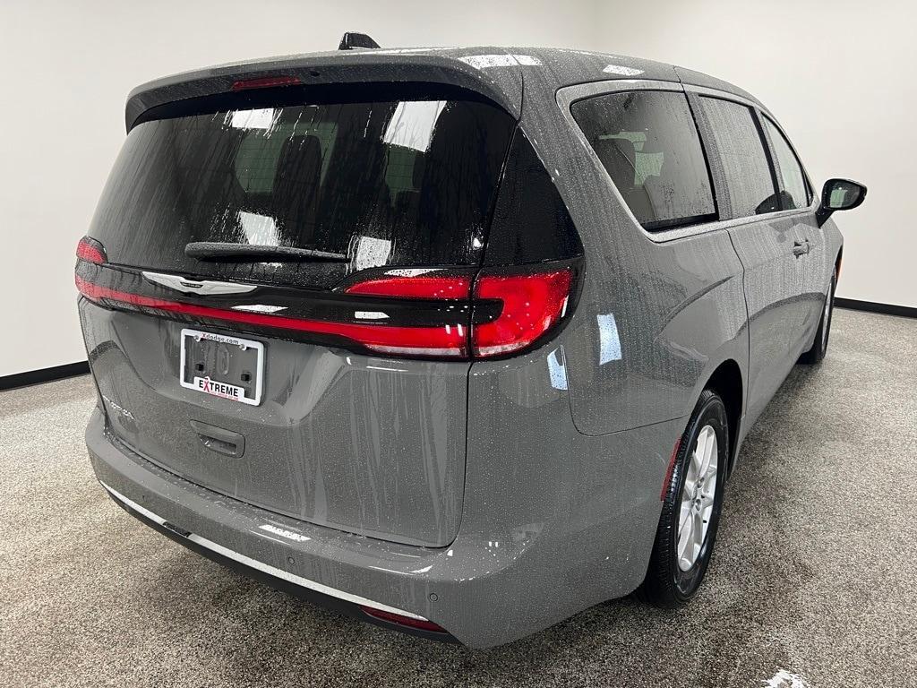 new 2025 Chrysler Pacifica car, priced at $40,420