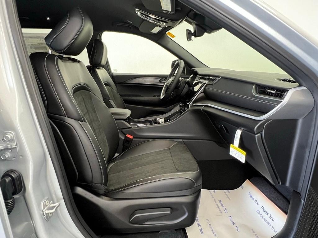 new 2025 Jeep Grand Cherokee L car, priced at $42,032