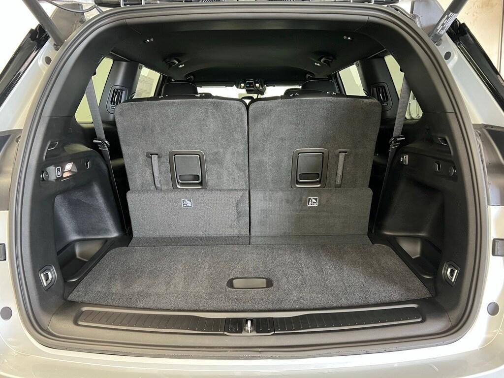 new 2025 Jeep Grand Cherokee L car, priced at $42,032