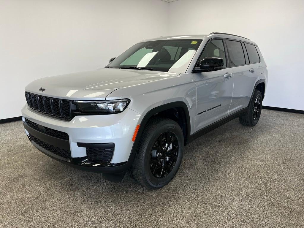 new 2025 Jeep Grand Cherokee L car, priced at $42,032