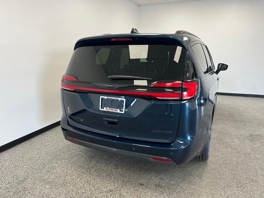 used 2025 Chrysler Pacifica car, priced at $37,800