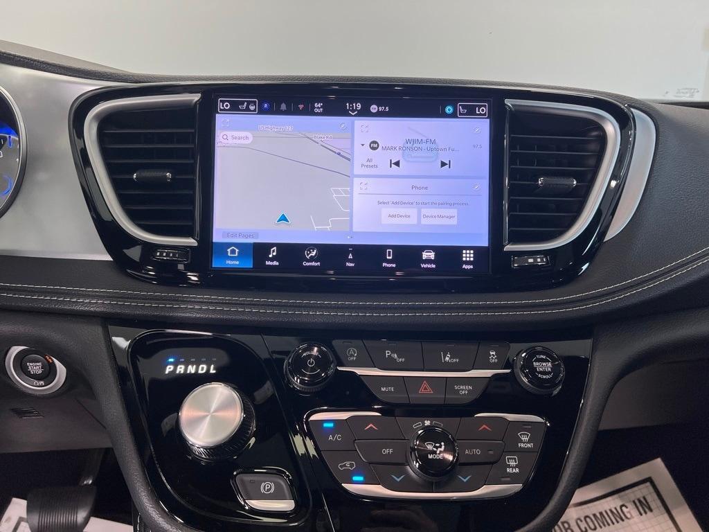 used 2025 Chrysler Pacifica car, priced at $37,800