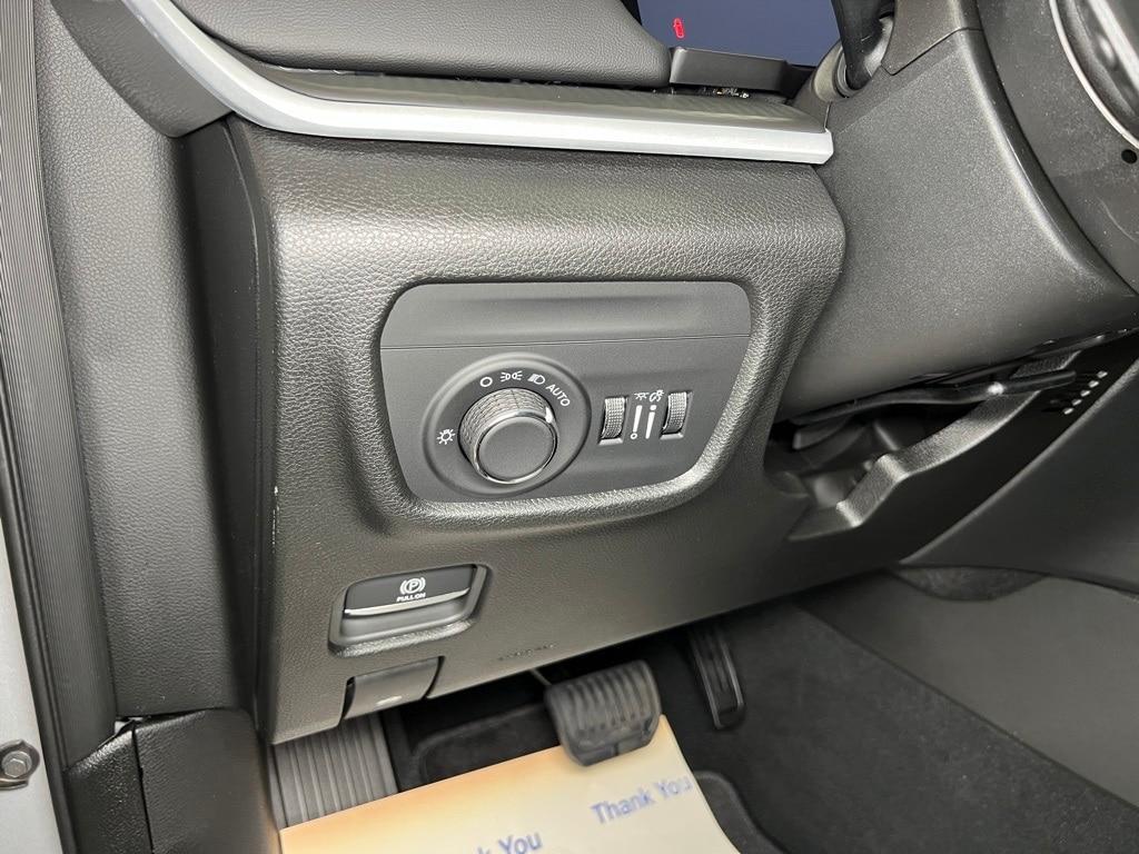 new 2025 Jeep Grand Cherokee car, priced at $41,418