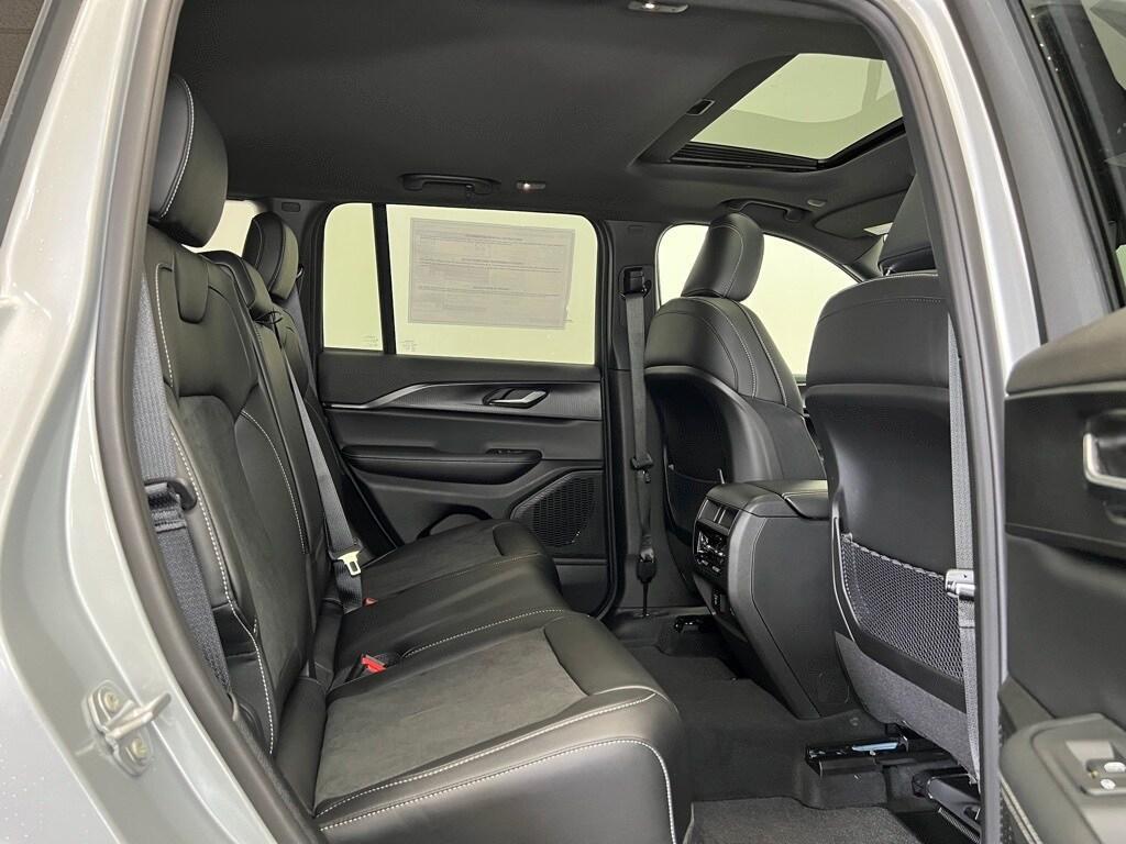 new 2025 Jeep Grand Cherokee car, priced at $41,418