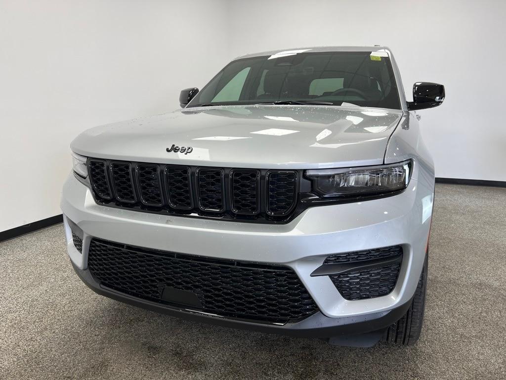 new 2025 Jeep Grand Cherokee car, priced at $41,418