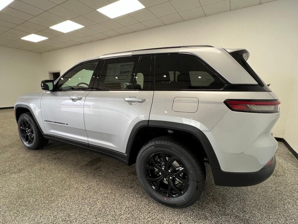 new 2025 Jeep Grand Cherokee car, priced at $41,418