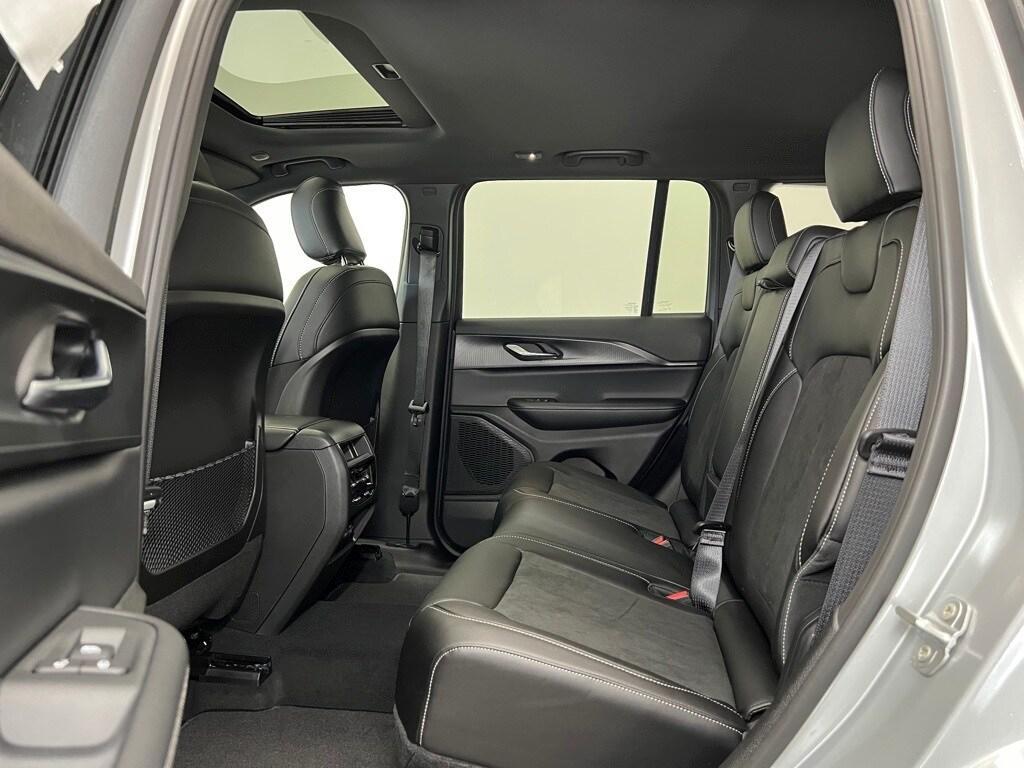 new 2025 Jeep Grand Cherokee car, priced at $41,418