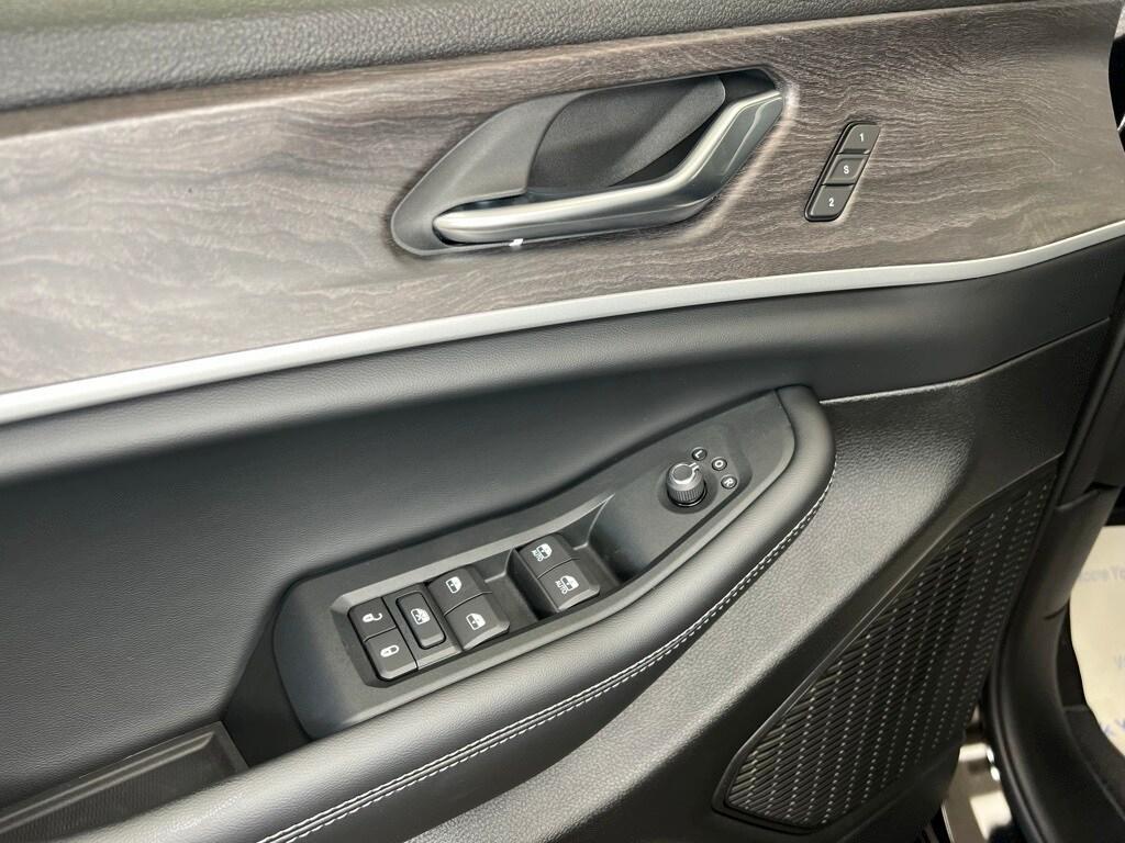 new 2025 Jeep Grand Cherokee car, priced at $42,431