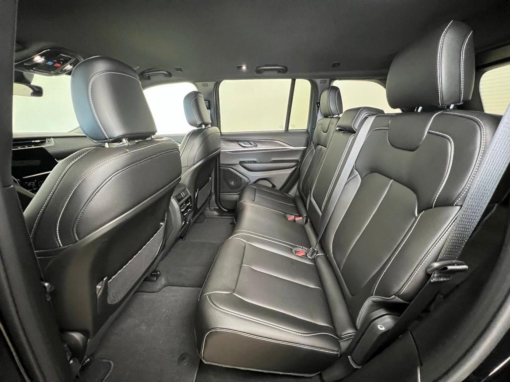 new 2025 Jeep Grand Cherokee car, priced at $41,181