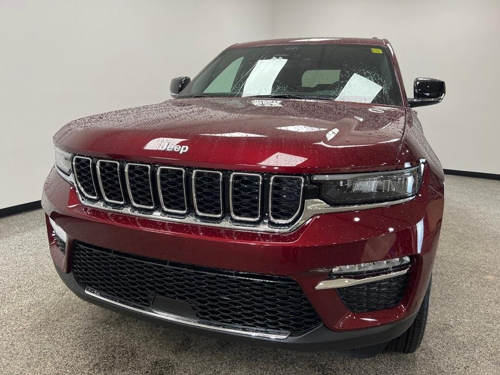 new 2025 Jeep Grand Cherokee car, priced at $42,378