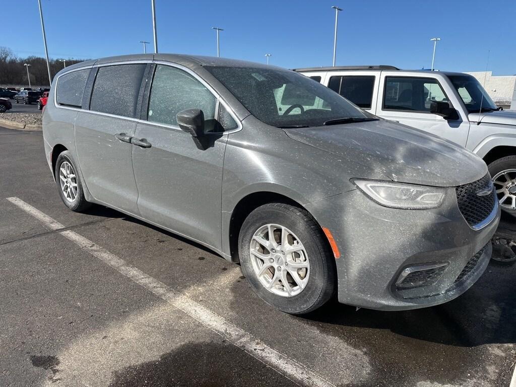 used 2023 Chrysler Pacifica car, priced at $25,600