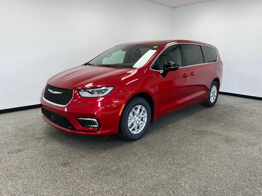 new 2025 Chrysler Pacifica car, priced at $40,719