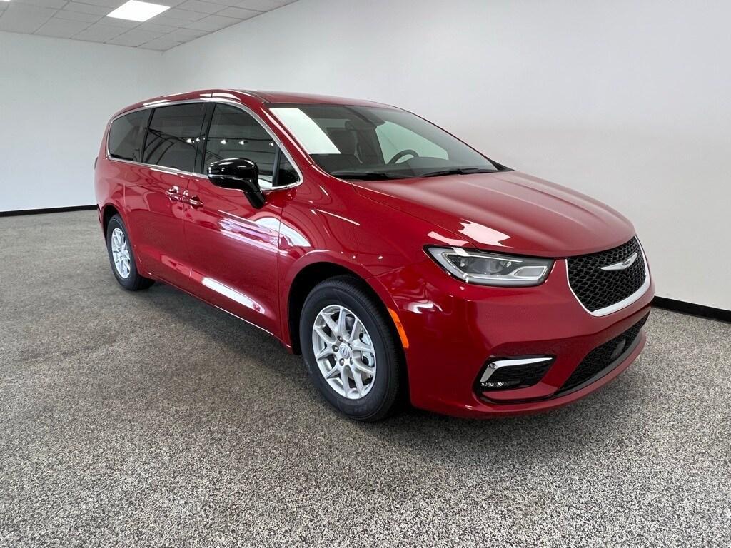 new 2025 Chrysler Pacifica car, priced at $40,719