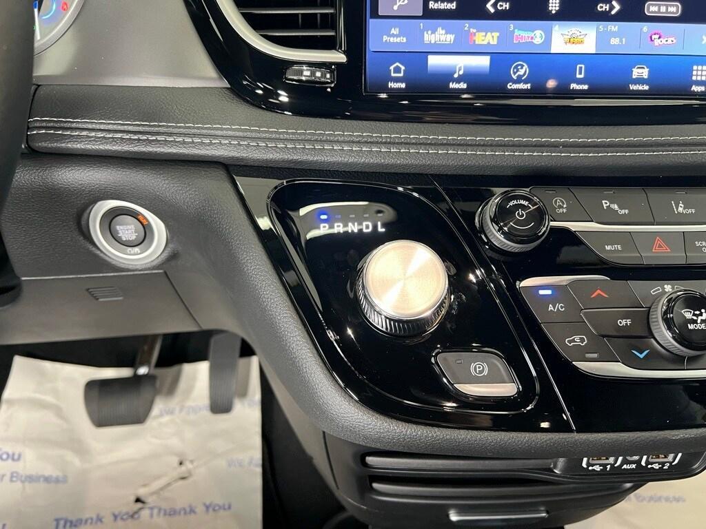 new 2025 Chrysler Pacifica car, priced at $40,719
