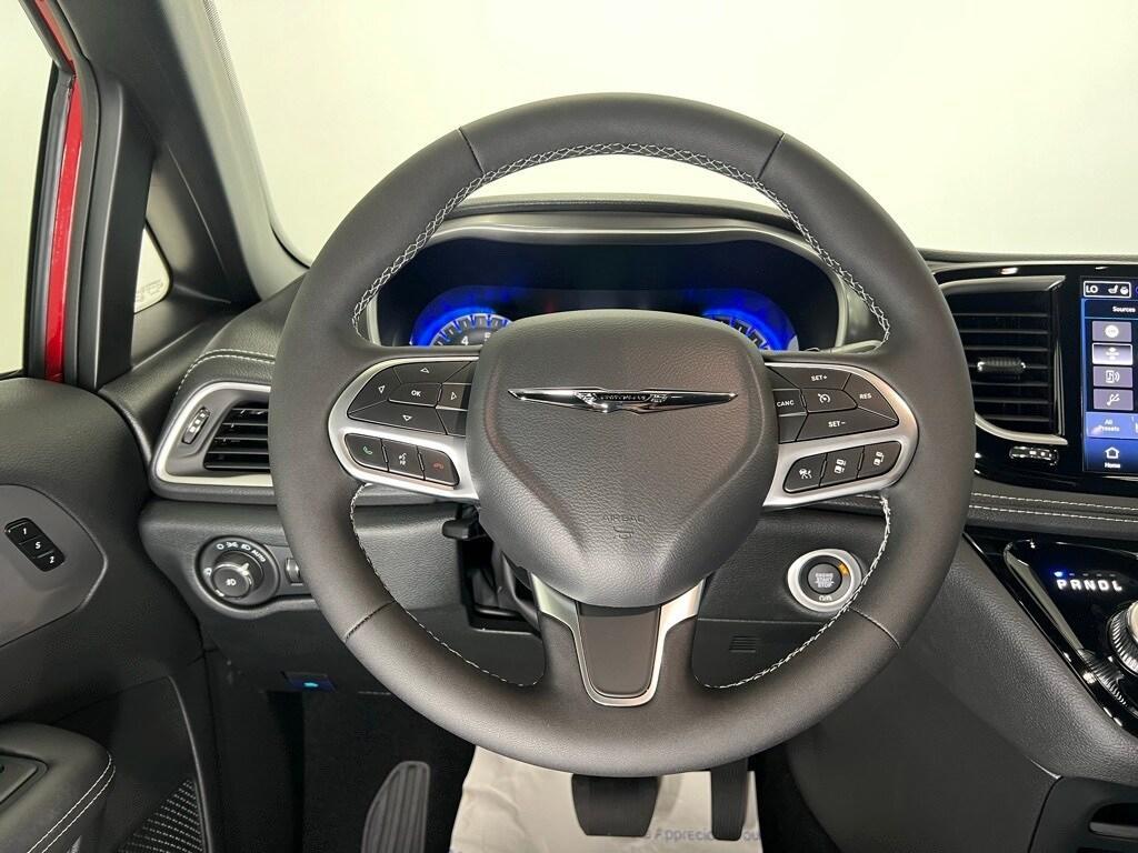 new 2025 Chrysler Pacifica car, priced at $40,719