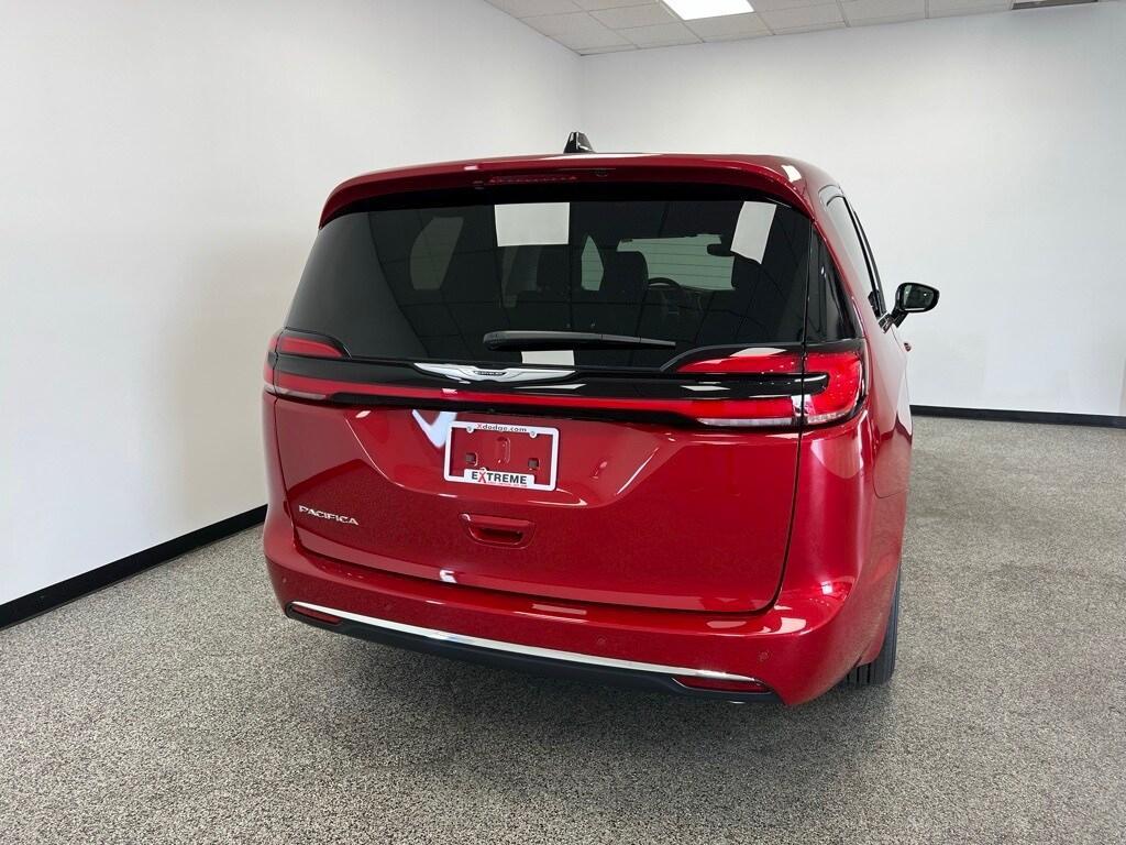 new 2025 Chrysler Pacifica car, priced at $40,719