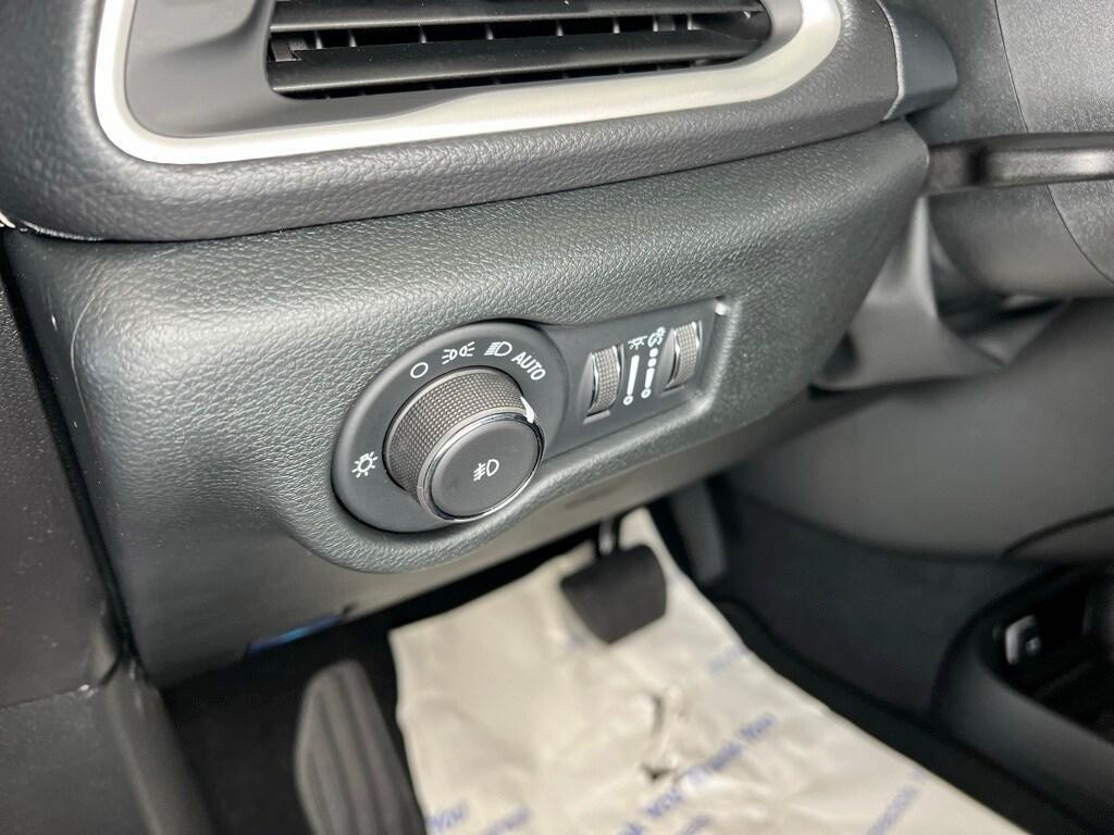 new 2025 Chrysler Pacifica car, priced at $40,719