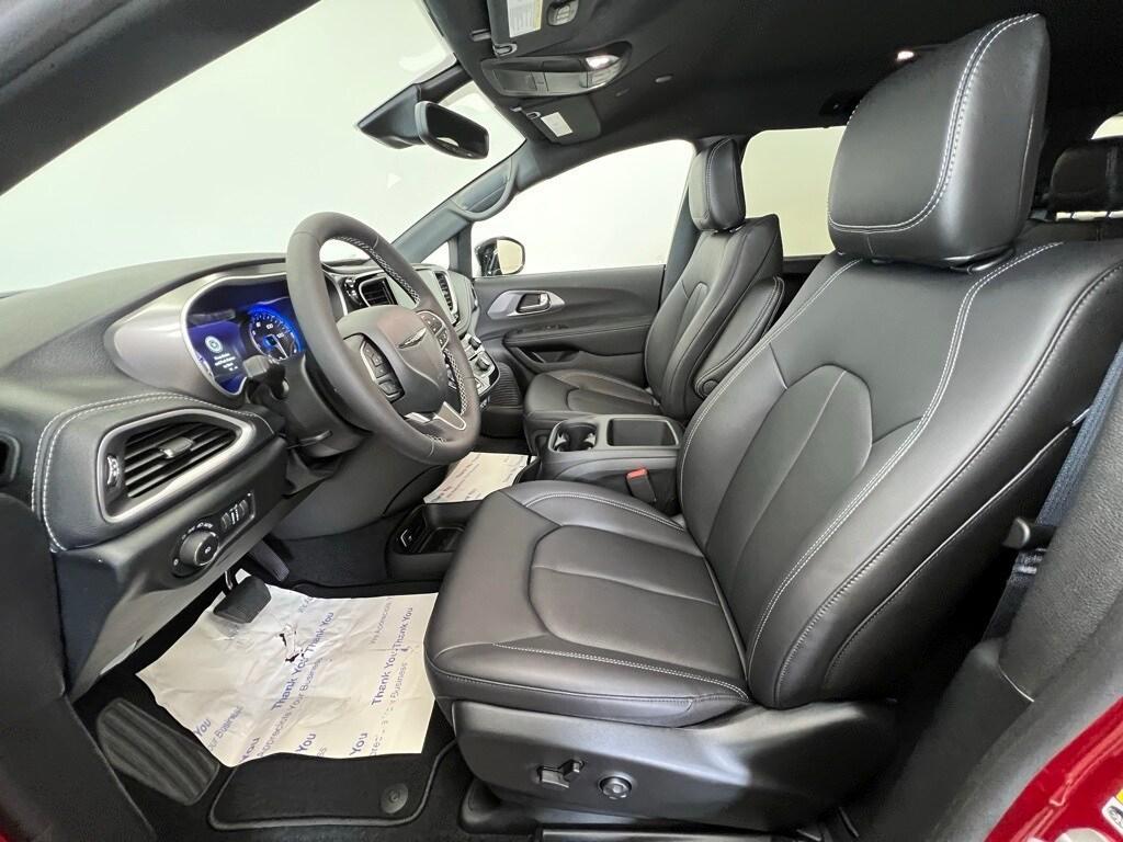 new 2025 Chrysler Pacifica car, priced at $40,719