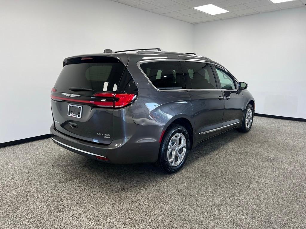 used 2021 Chrysler Pacifica car, priced at $25,902