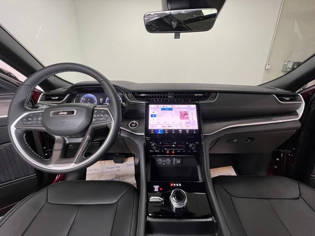 new 2025 Jeep Grand Cherokee car, priced at $43,944