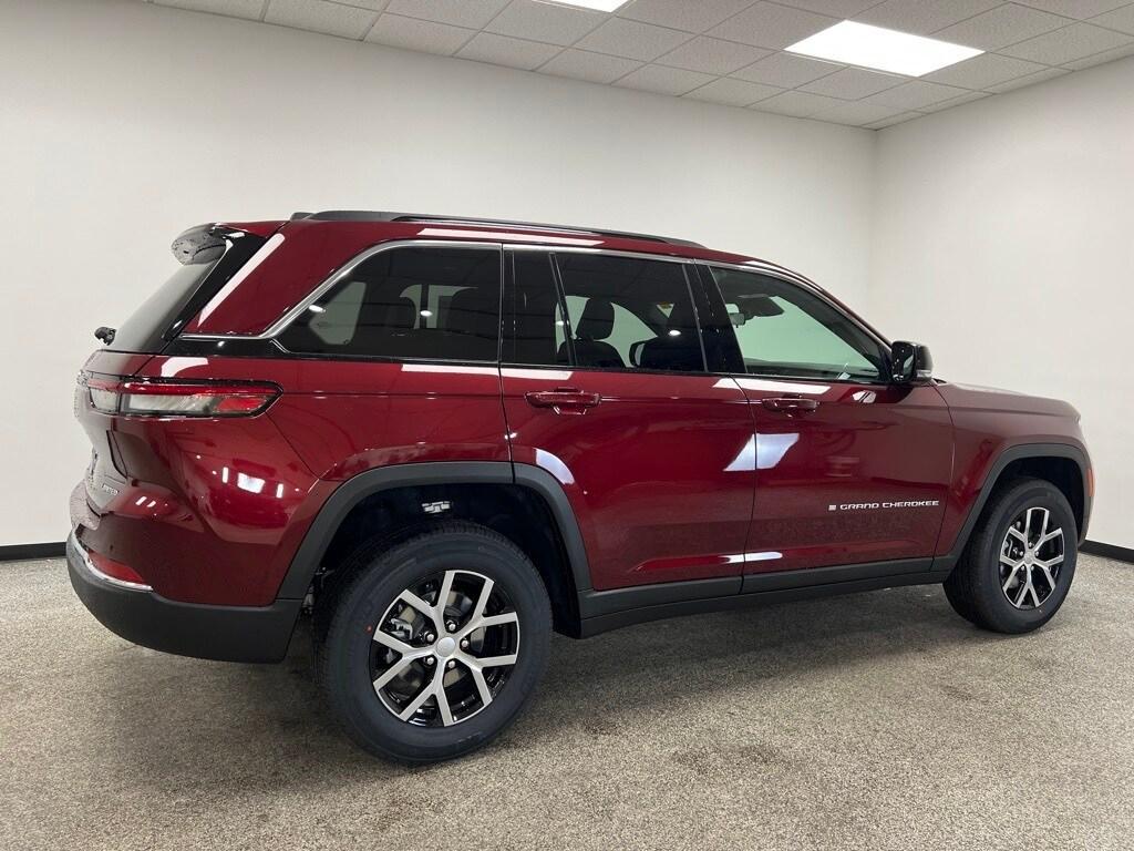 new 2025 Jeep Grand Cherokee car, priced at $43,944