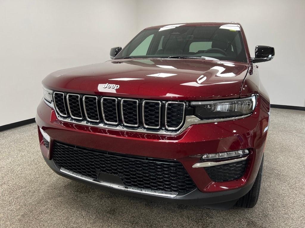 new 2025 Jeep Grand Cherokee car, priced at $43,944