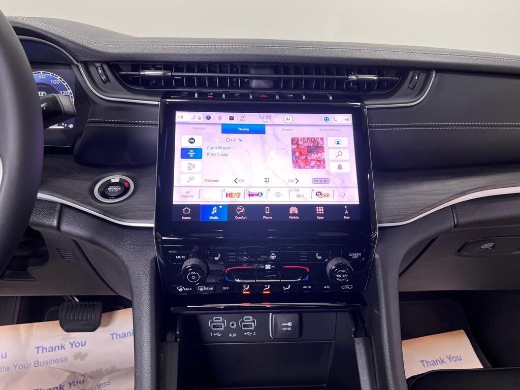 new 2025 Jeep Grand Cherokee car, priced at $43,944